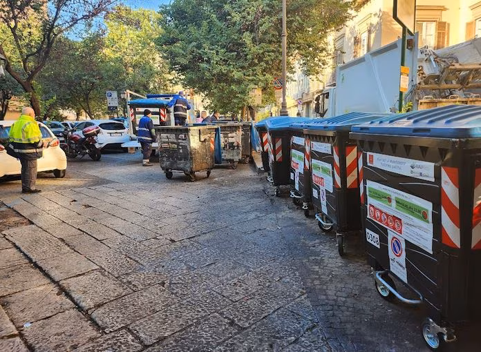 Decoro urbano, Rap sostituisce a Palermo 850 cassonetti rotti o fatiscenti