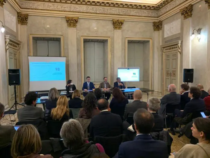 Intesa Sanpaolo, da ogni euro al Terzo Settore valore doppio nel sociale