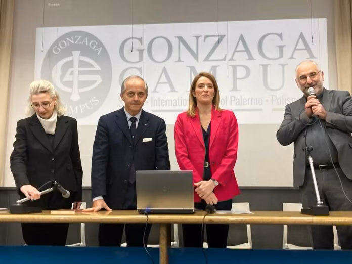 Metsola incontra gli studenti del Gonzaga di Palermo