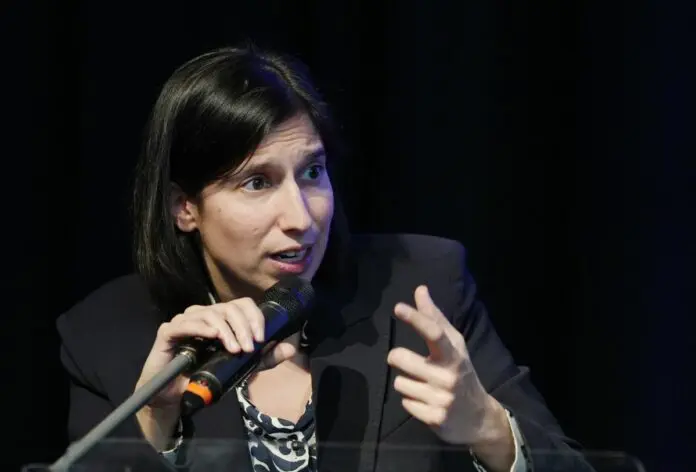 Salario minimo, alla Camera passa il nuovo testo