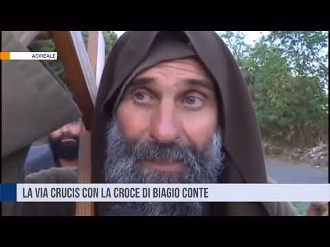 Acireale, la Via Crucis con la croce di Biagio Conte