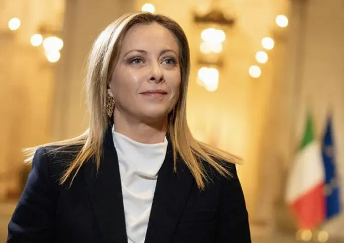 Meloni ironizza “Ho perso e non posso affogare i dispiaceri nell’alcol