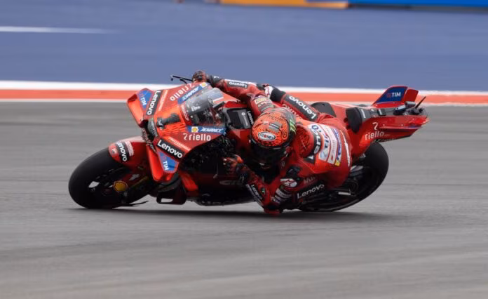 Bagnaia vince in Spagna il duello con Marquez, terzo Bezzecchi