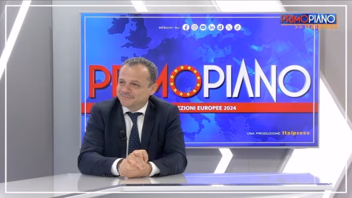 De Luca “Sondaggi ci danno in crescita, l’Europa faccia il suo mestiere”