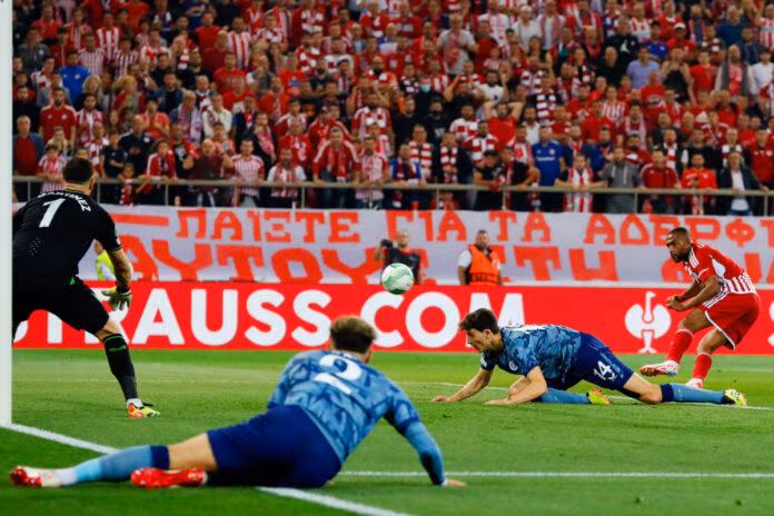 Aston Villa ko, Olympiacos-Fiorentina finale di Conference