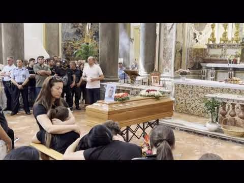 L’ultimo saluto a Samuele Fuschi, morto nell’incidente in viale Regione a Palermo
