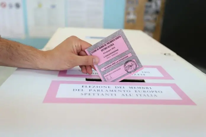 Europee, dalle 7 di riaperti i seggi