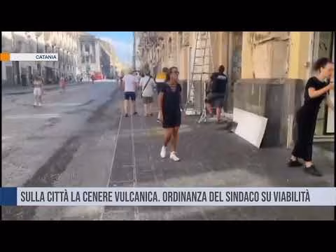 Catania. Sulla città la cenere vulcanica