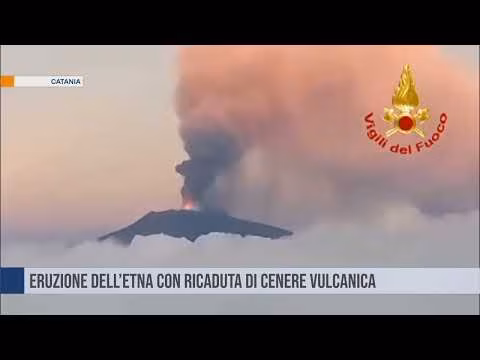 Eruzione dell’Etna con ricaduta di cenere vulcanica