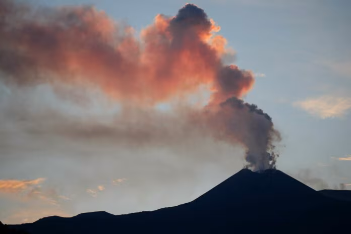 Esaurita fontana di lava sull’Etna, verso graduale riapertura aeroporto Catania