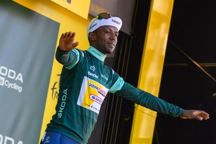 Girmay concede il bis al Tour, Pogacar resta in giallo