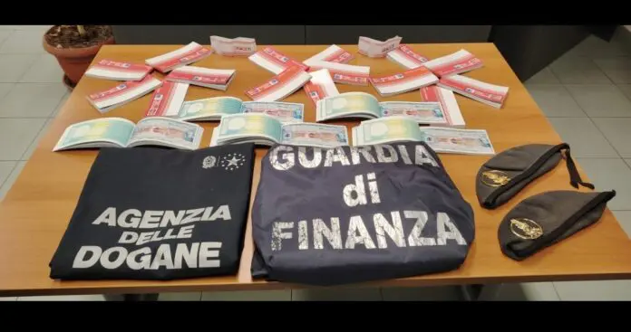 Pensionato con assegni da 10 milioni al valico Ponte Chiasso, denunciato