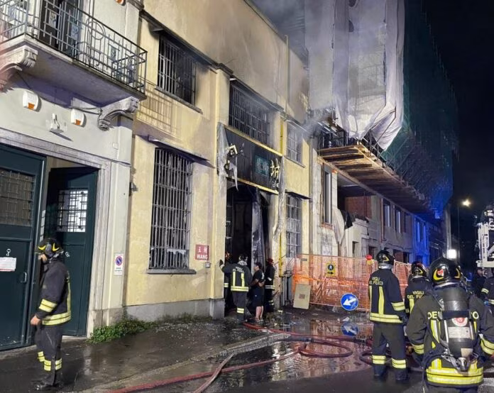 Incendo in un emporio cinese a Milano, morti tre giovani