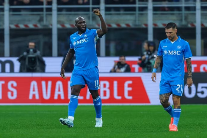 Il Napoli vola con Lukaku e Kvara, piegato 2-0 il Milan