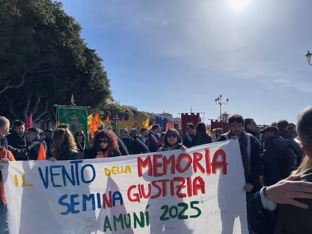 Da Trapani soffia il vento della memoria, in 50 mila per dire “no alle mafie”