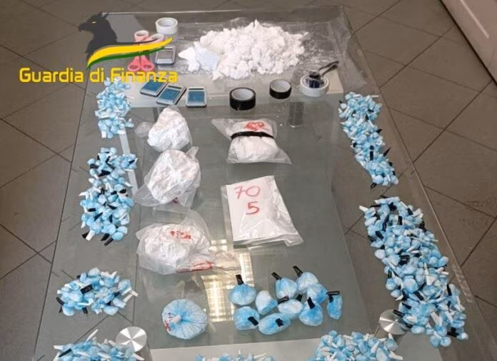 Palermo, scoperta centrale domestica di crack alla Noce