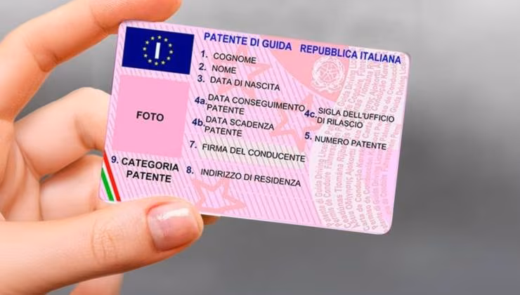 Patente di guida (foto autoscuolaserenissima) - MediaoneOnline.it