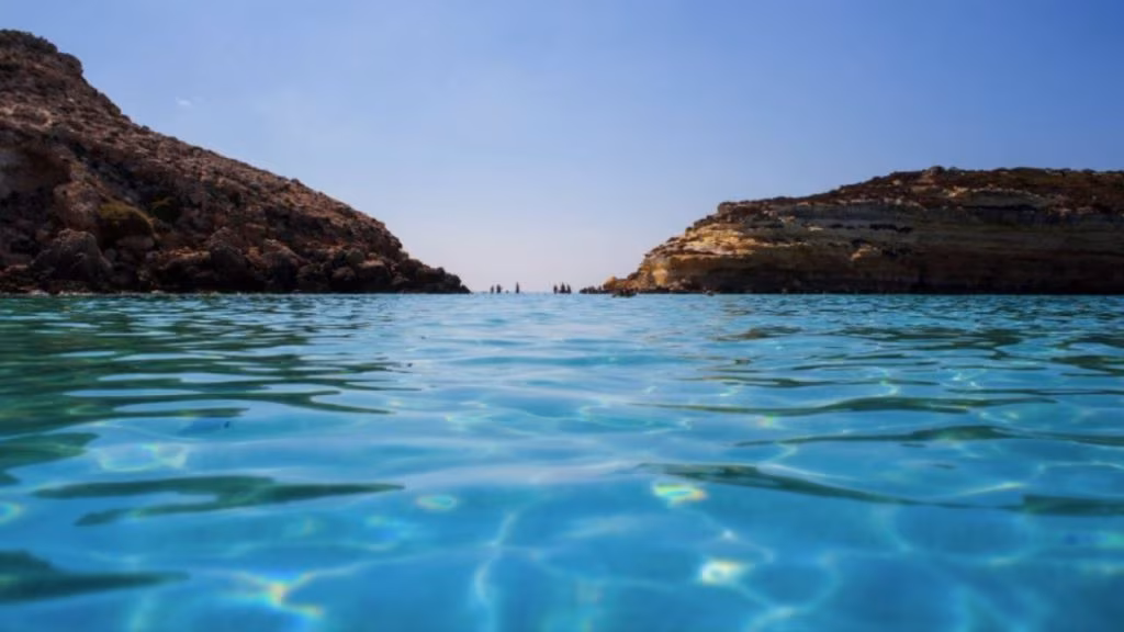 Acqua cristallina nell'isola (foto in-italy.eu) - mediaoneonline.it