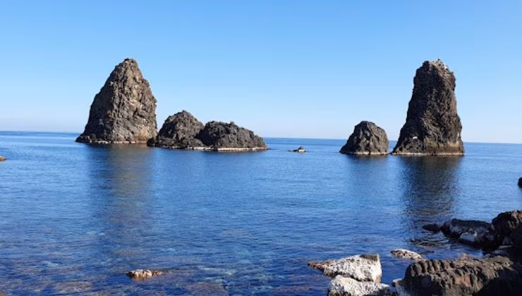 Isole ciclopi nella cittadina siciliana (foto google) - mediaoneoneline.it