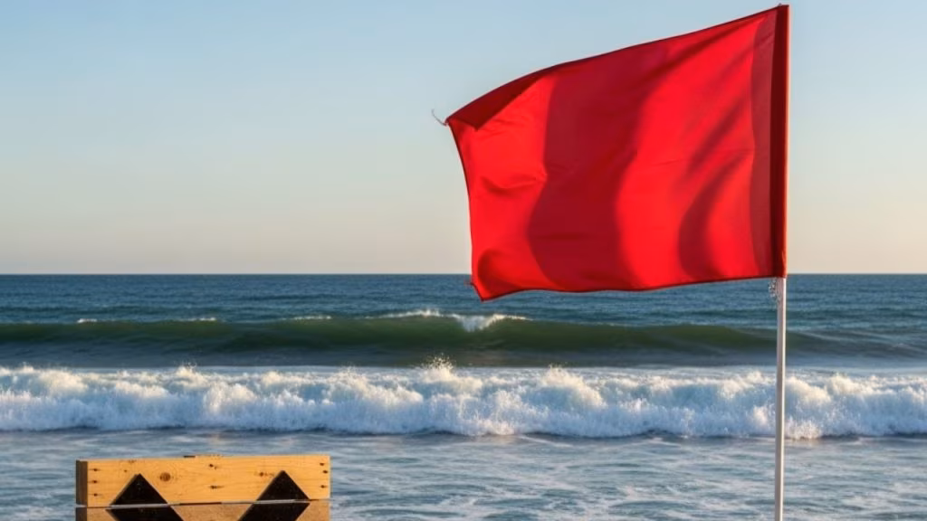 bandiera rossa mare - foto (C) Mediaoneonline.it