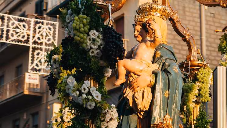 festa patronale nella città più antica (foto pexels.com) - mediaoneonline.it