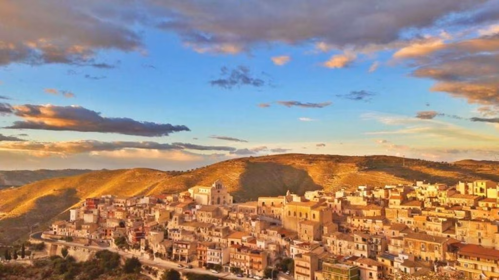 la bellissima visuale dall'alto (foto valdinoto.it) - mediaoneonline.it