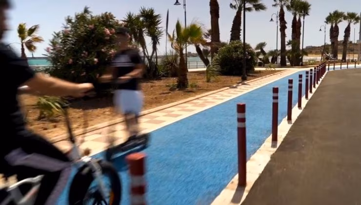 lungomare della cittadina (foto facebook Comune Pozzallo) - mediaoneonline.it