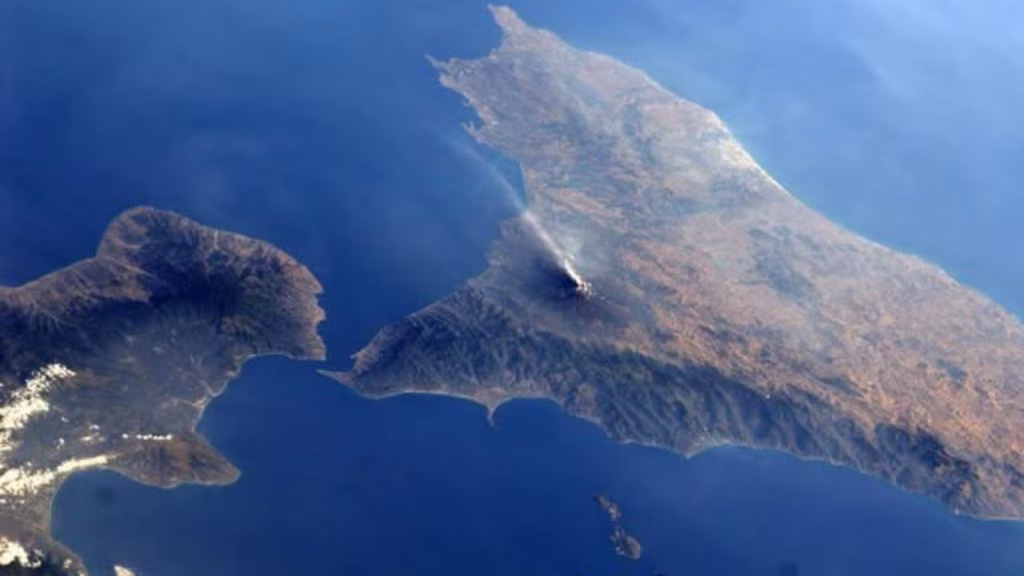 Sicilia vista dall'alto (foto Nasa) - mediaoneonline.it