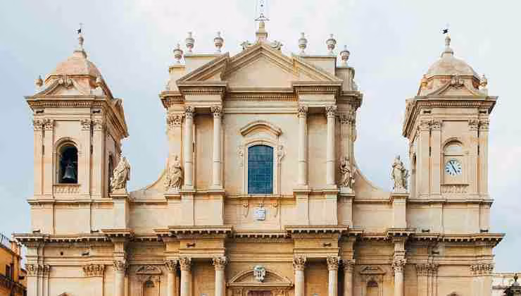 La splendida Cattedrale di Noto (foto wikipedia) - mediaoneonline.it