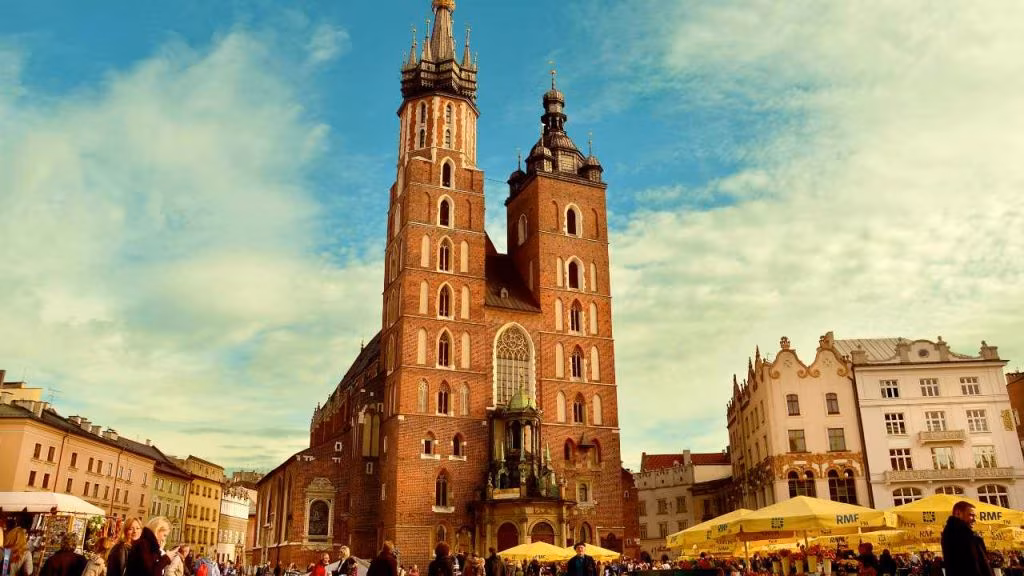 il centro della città low cost (foto pexels) - mediaoneonline.it