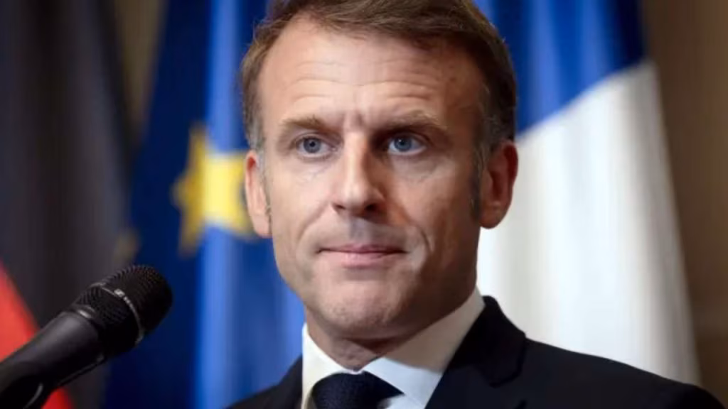 macron (foto italpress) - mediaoneonline.it