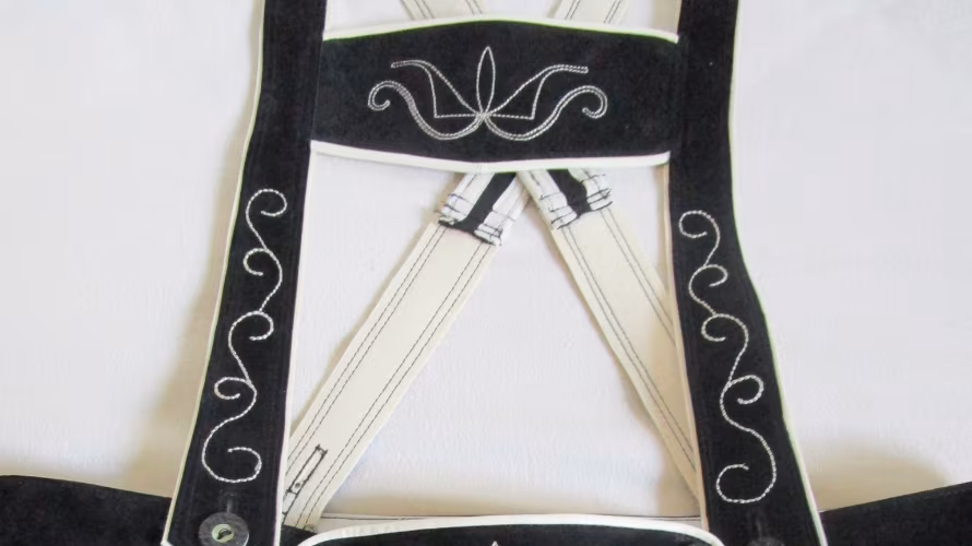 URESNIČUJEM VAŠE IDEJE Šiviljstvo Simona Bučan roj.Paternoster