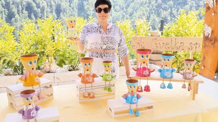 Šik Cvetka z idrijsko čipko