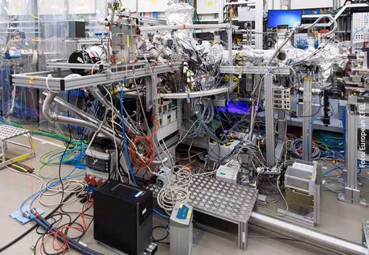 Microscopio utilizzato per analizzare i cambiamenti della molecola di 2-tiouracile (European XFEL foto)