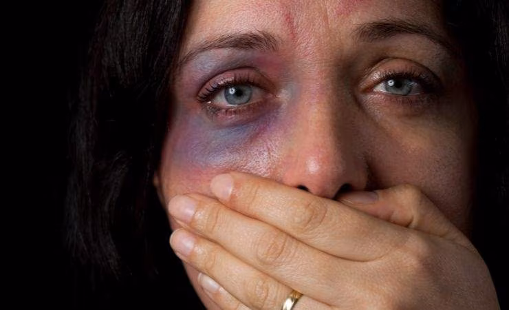 Donna vittima di violenza
