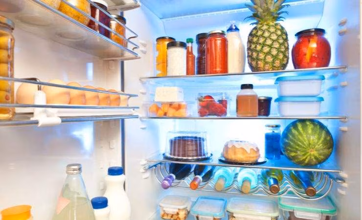 Geladeira e comida