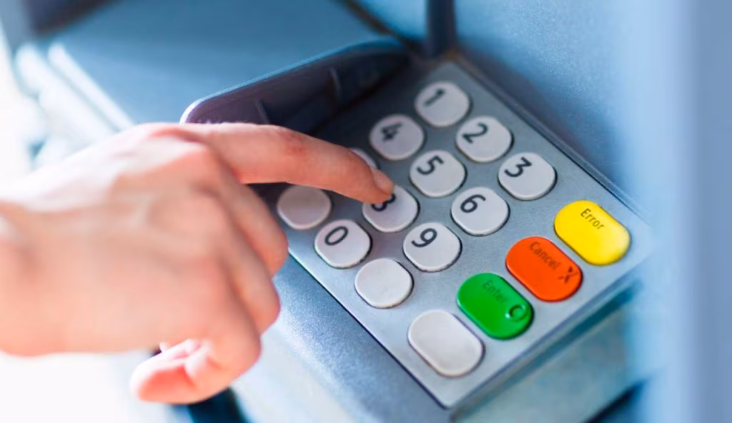 Illustrazione dei pulsanti di un bancomat (Canva FOTO) - systemscue.it