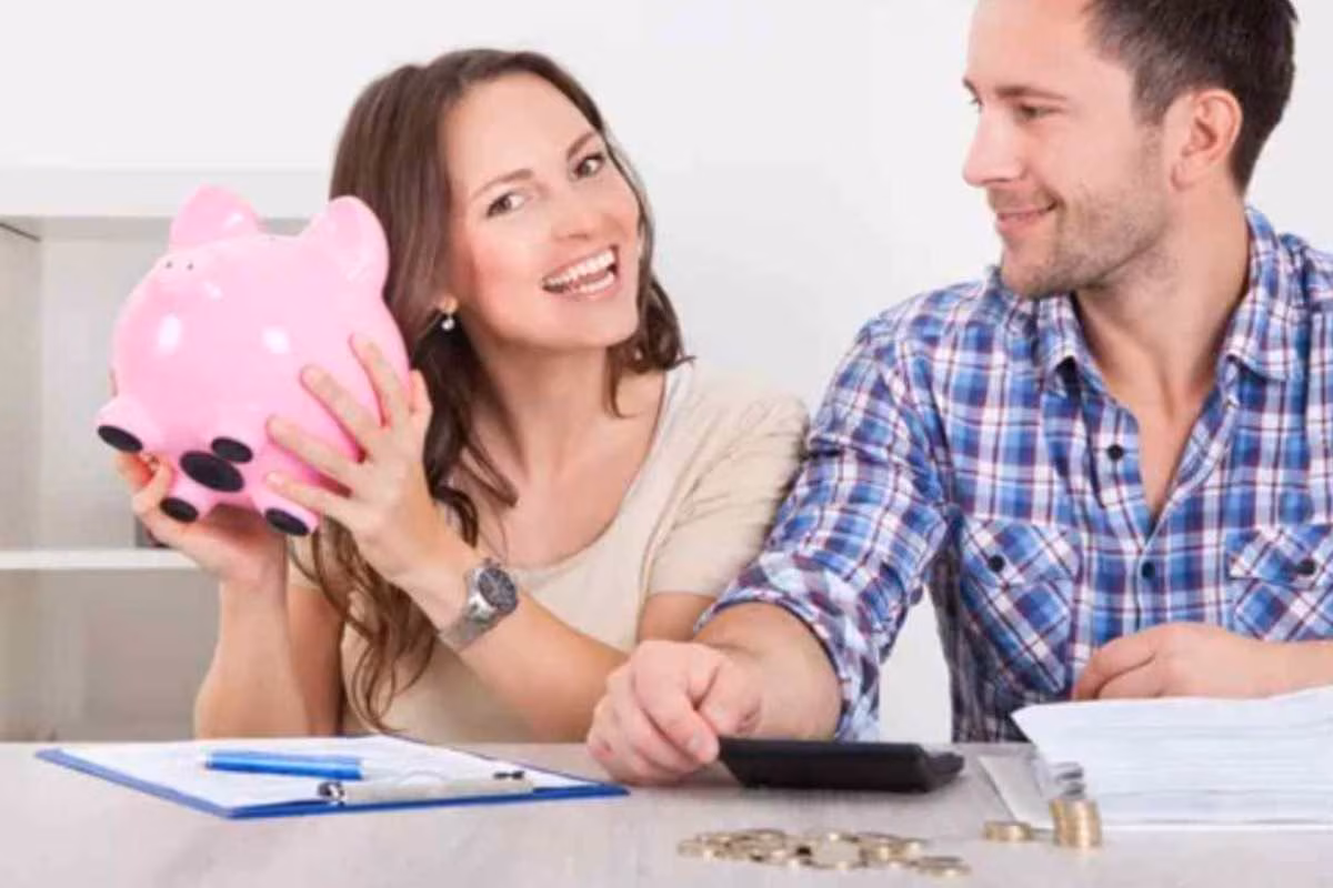 Coppia felice e risparmio (Depositphotos foto) - www.systemcue.it