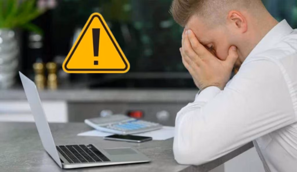 Uomo disperato per una truffa (Depositphotos foto) - www.systemcue.it