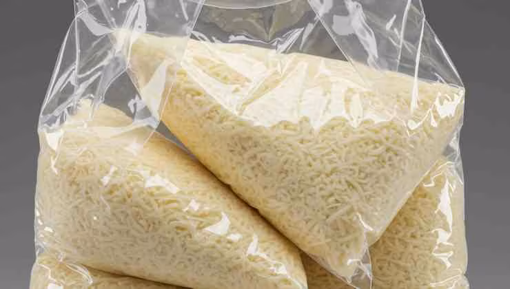 Parmigiano grattugiato conservato in buste - foto (C) teleone.it