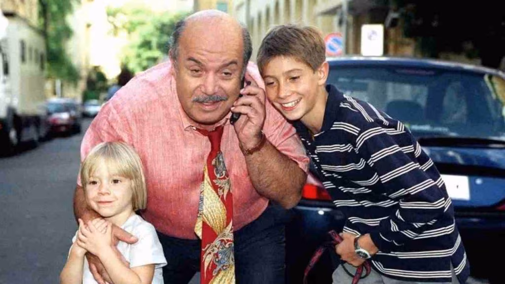 Un medico in famiglia Ciccio con nonno libero (foto hallofseries.com) - teleone.it