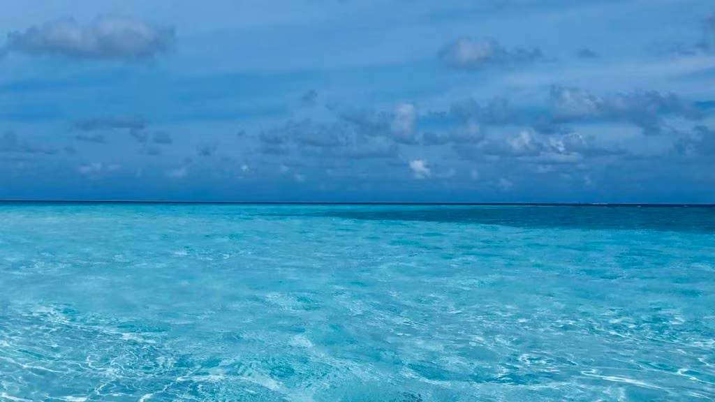 mare cristallino (foto eurekapalace.it) - teleone.it