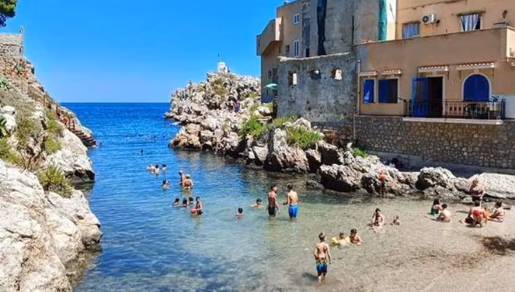 La caletta Sant'Elia (foto beachatlas) - mediaoneonline.it