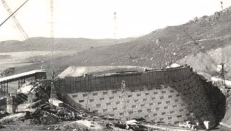 l'antica diga costruita (foto lagopozzillo.it) - teleone.it