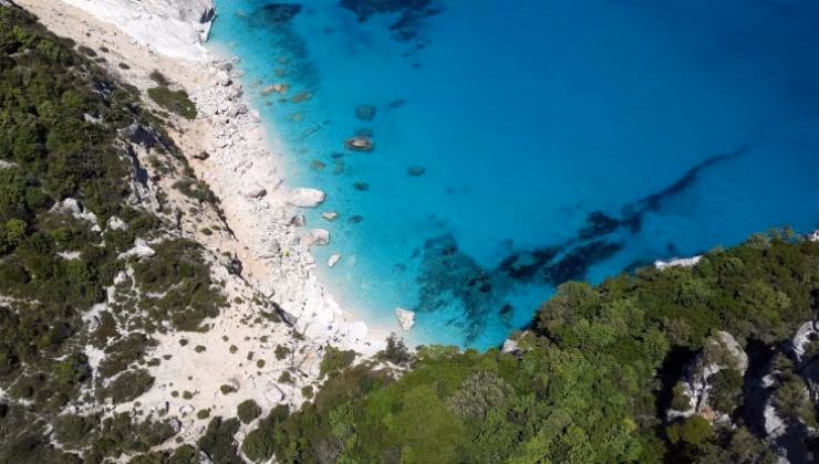 Il meraviglioso mare della Sardegna (foto pexels) - teleone.it (1)