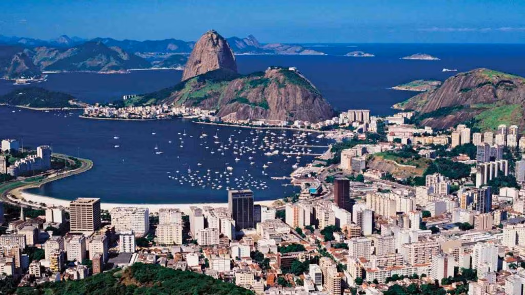 Rio de Janeiro vista dall'alto (foto britannica) - teleone.it