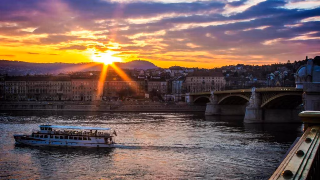 foto della città ungherese (foto pexels) - teleone.it