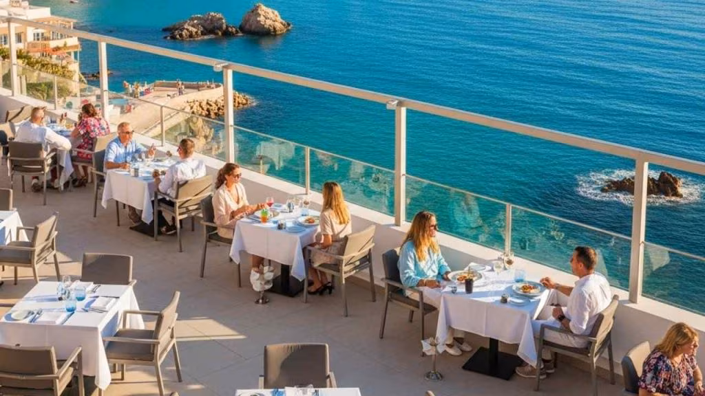 ristorante sul mare - foto (C) Teleone.it