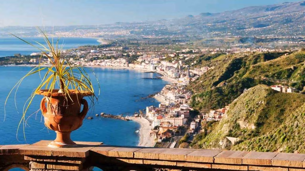vista dall'alto della cittadina più antica (foto melagodoinsicilia) - teleone.it