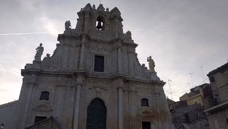 chiesa madre della cittadina siciliana (foto wikipedia) - teleone.it